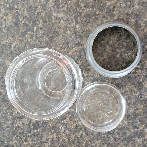 Vintage glass Jar with Zinc lid - Picture 7 of 13